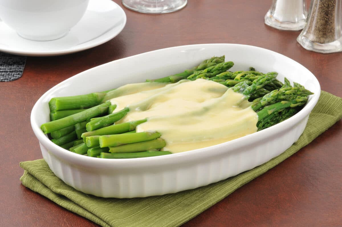 asparagus hollandaise