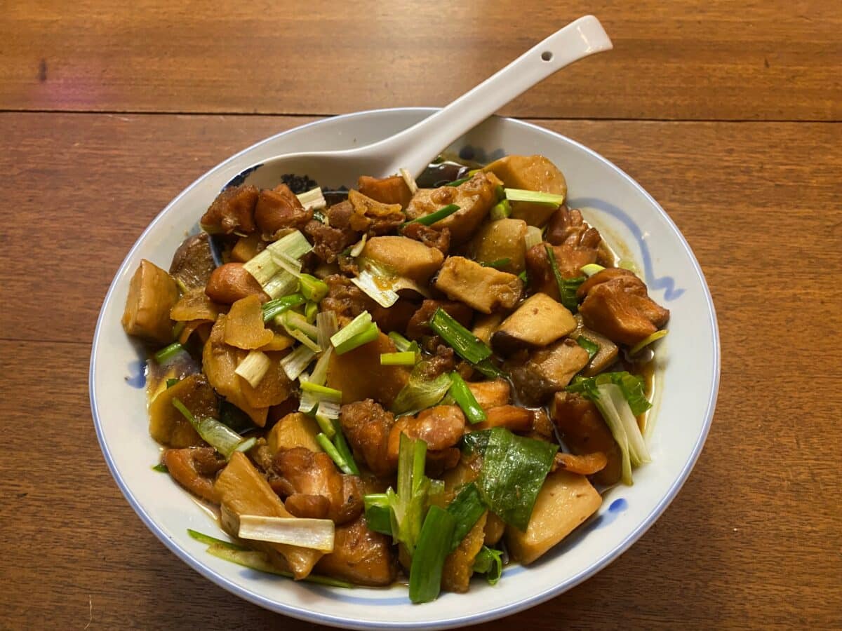 Caramel chicken with mushrooms and ginger