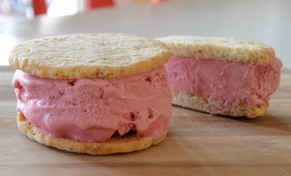 Shortbread cookie sandwiches