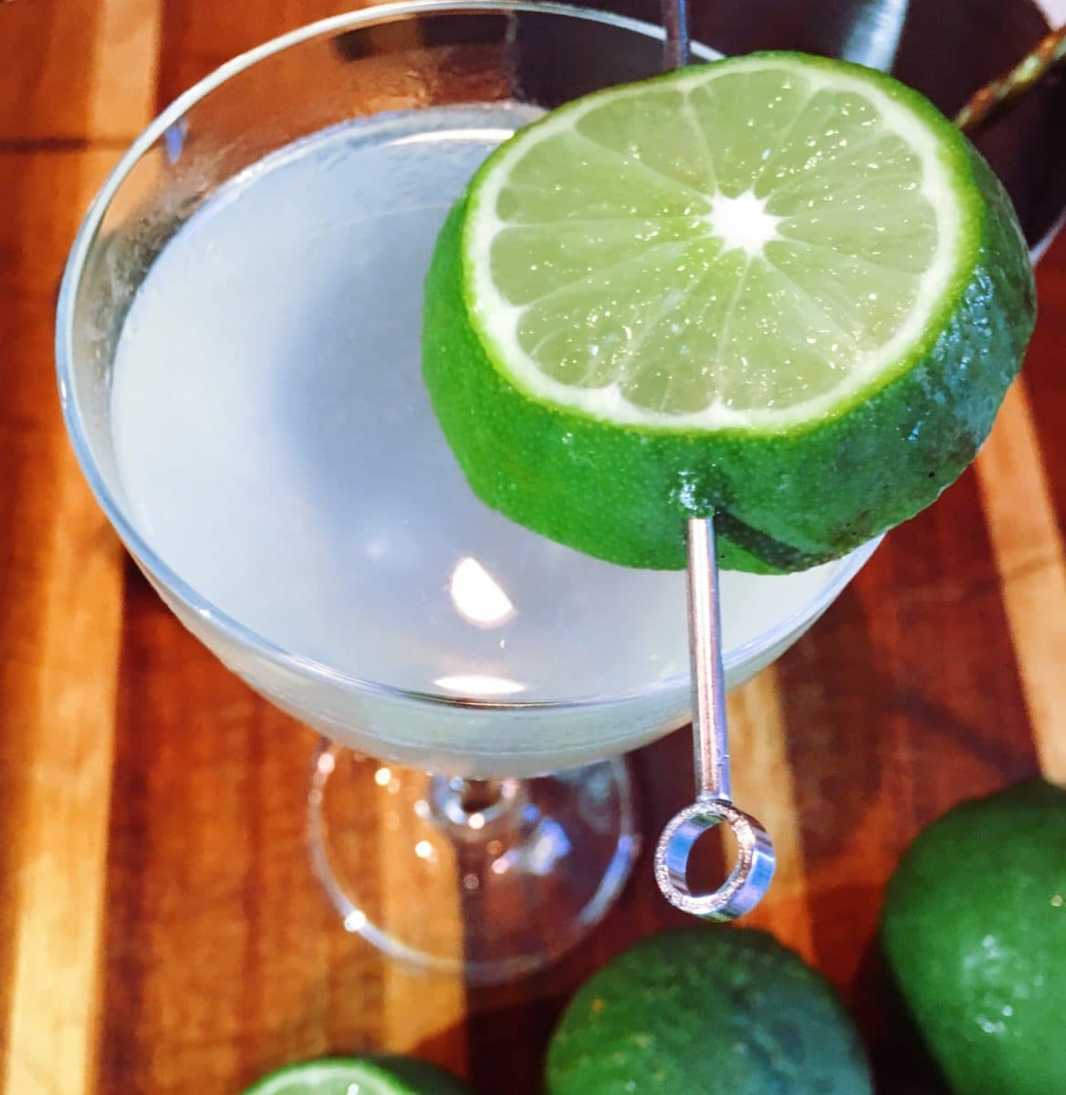Martini with a lime slice