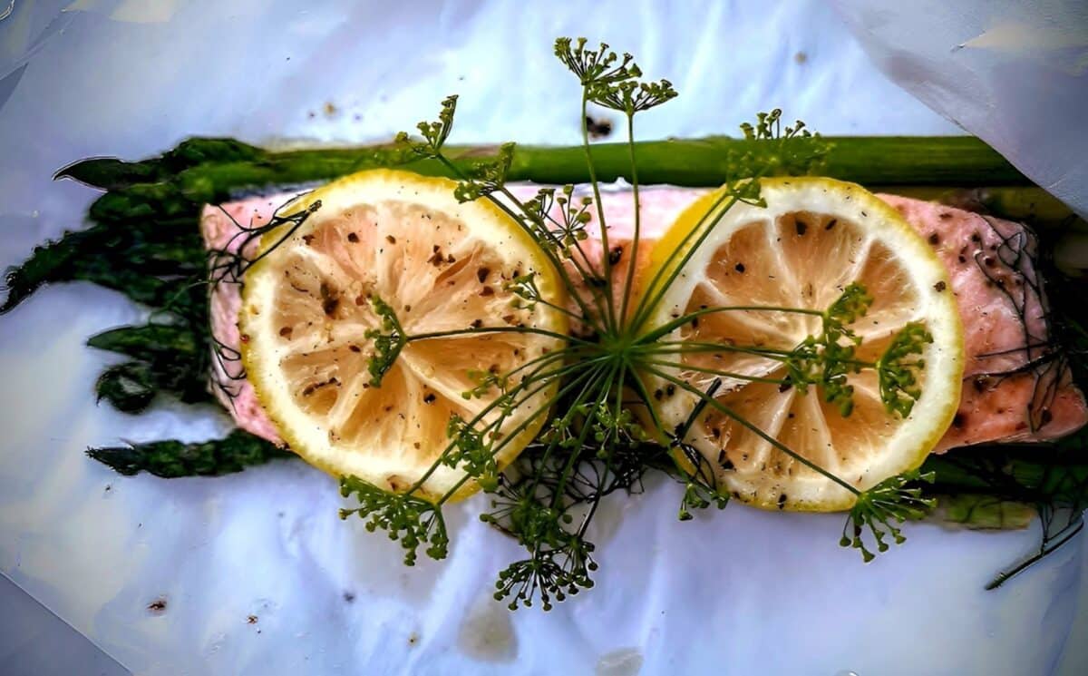 Microwave Salmon and Asparagus en Papillote
